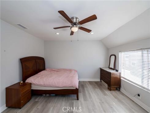 18 Heritage , Irvine, CA