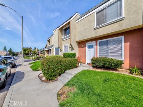 18 Heritage , Irvine, CA