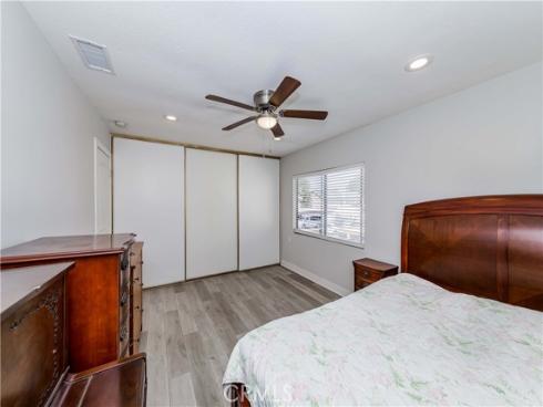 18 Heritage , Irvine, CA