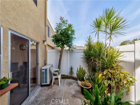 18 Heritage , Irvine, CA