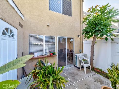 18 Heritage , Irvine, CA