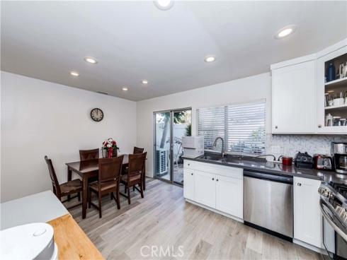 18 Heritage , Irvine, CA