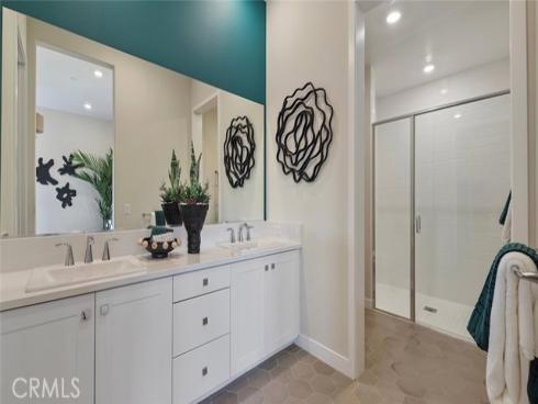 471  Mulligan  , Irvine, CA