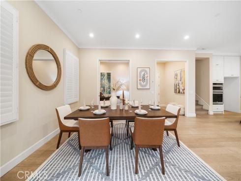 66 Berkshire Wood , Irvine, CA