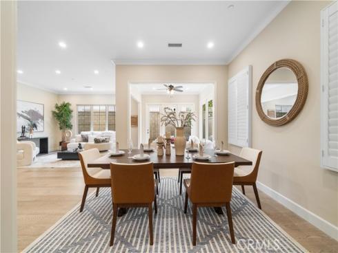 66 Berkshire Wood , Irvine, CA