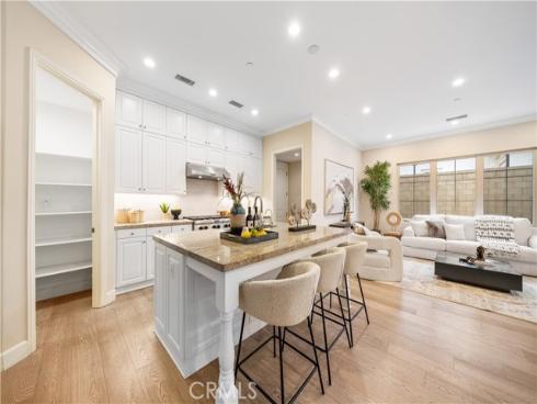 66 Berkshire Wood , Irvine, CA