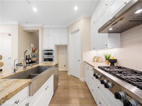 66 Berkshire Wood , Irvine, CA