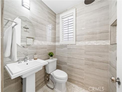 66 Berkshire Wood , Irvine, CA