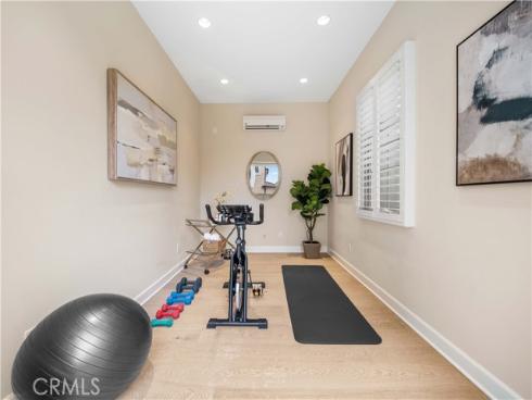 66 Berkshire Wood , Irvine, CA