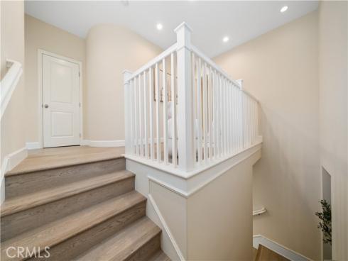 66 Berkshire Wood , Irvine, CA