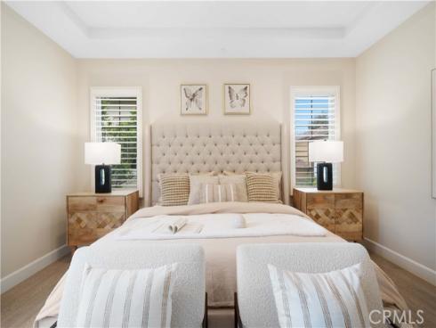 66 Berkshire Wood , Irvine, CA