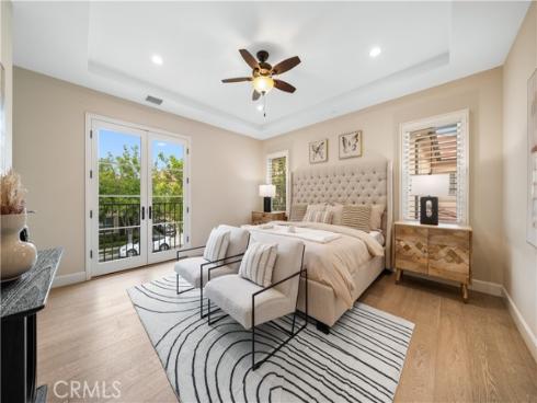 66 Berkshire Wood , Irvine, CA