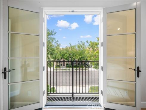 66 Berkshire Wood , Irvine, CA