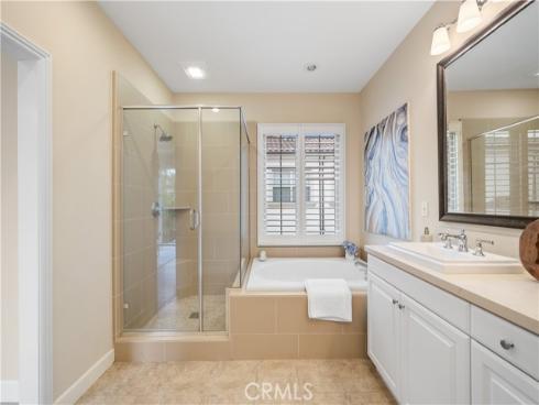 66 Berkshire Wood , Irvine, CA