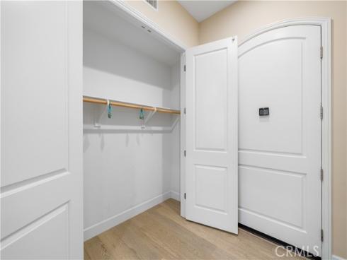 66 Berkshire Wood , Irvine, CA