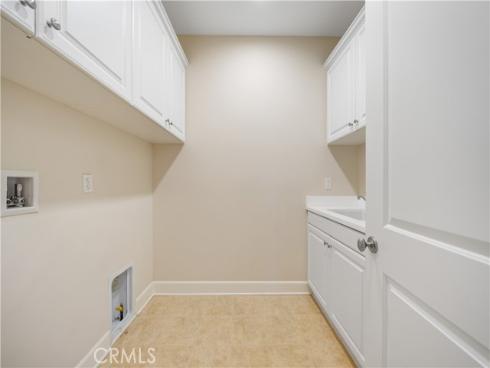 66 Berkshire Wood , Irvine, CA