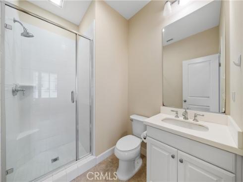 66 Berkshire Wood , Irvine, CA