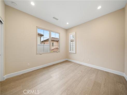 66 Berkshire Wood , Irvine, CA