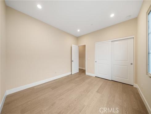 66 Berkshire Wood , Irvine, CA