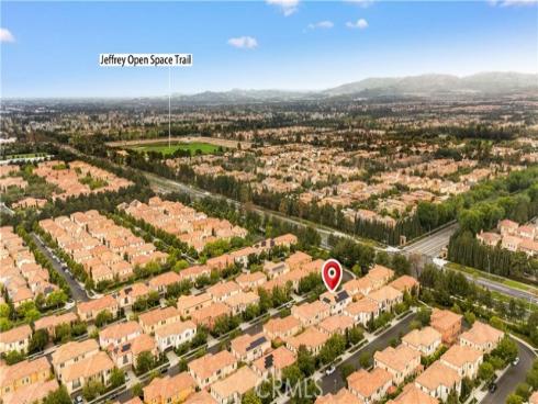 66 Berkshire Wood , Irvine, CA