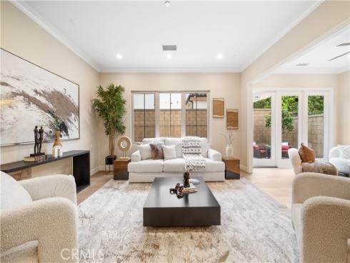 66 Berkshire Wood , Irvine, CA