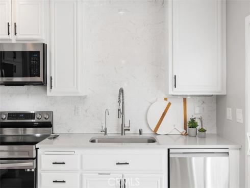 3 Summer Breeze , Irvine, CA