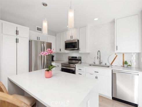 3 Summer Breeze , Irvine, CA