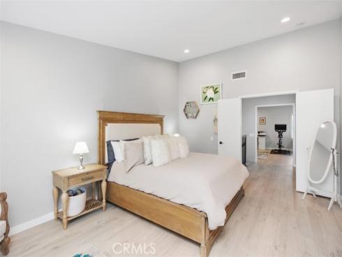 3 Summer Breeze , Irvine, CA