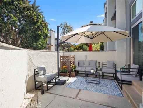 3 Summer Breeze , Irvine, CA