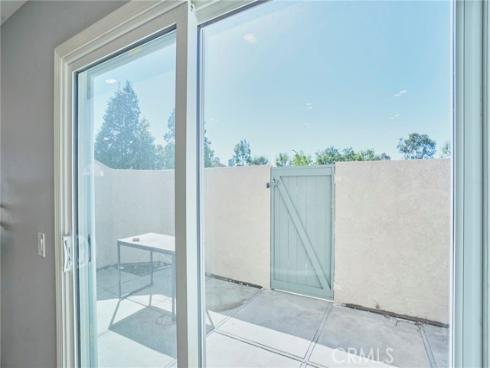 28 Columbia 18 , Irvine, CA