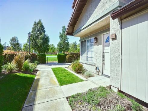 28 Columbia 18 , Irvine, CA