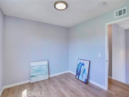 28 Columbia 18 , Irvine, CA