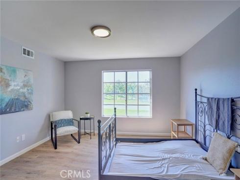 28 Columbia 18 , Irvine, CA