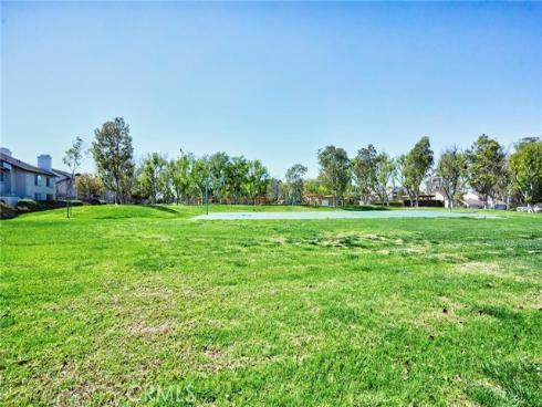 28 Columbia 18 , Irvine, CA