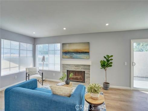 28 Columbia 18 , Irvine, CA