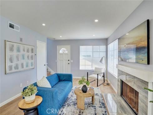 28 Columbia 18 , Irvine, CA