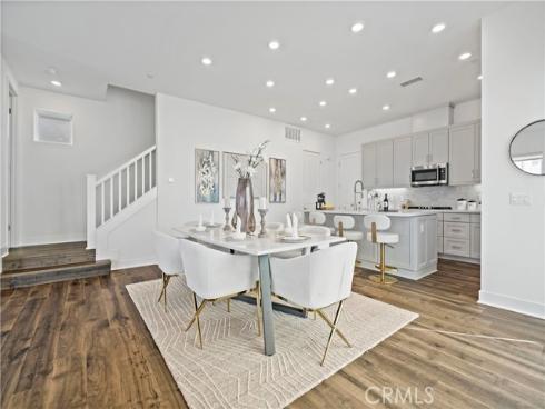 392 Baluster , Irvine, CA