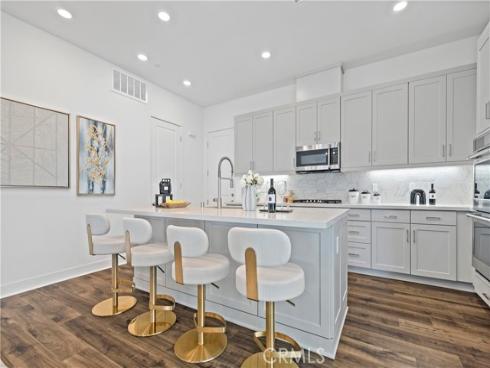 392 Baluster , Irvine, CA