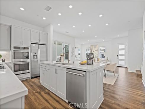 392 Baluster , Irvine, CA