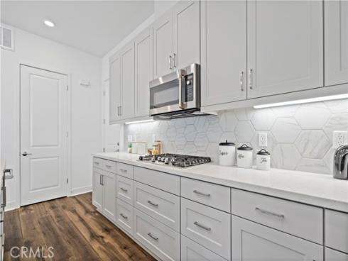 392 Baluster , Irvine, CA