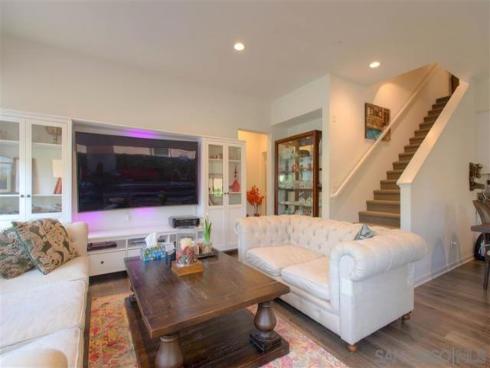 126  Cadence  , Irvine, CA