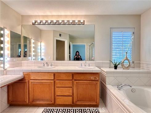 2 Altezza , Irvine, CA