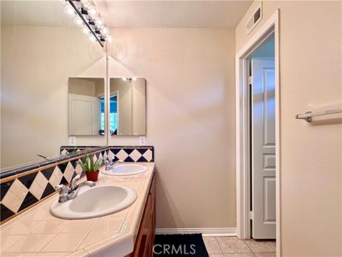 2 Altezza , Irvine, CA