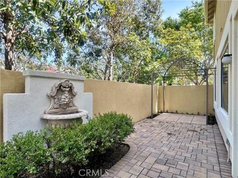 2 Altezza , Irvine, CA