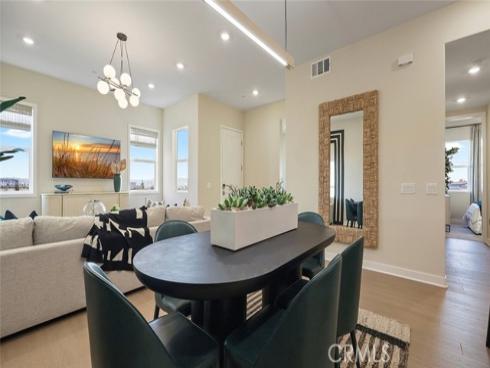 405 Mulligan , Irvine, CA