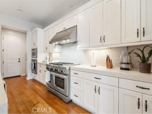 10 Shadybend , Irvine, CA