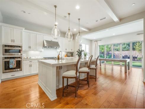 10 Shadybend , Irvine, CA