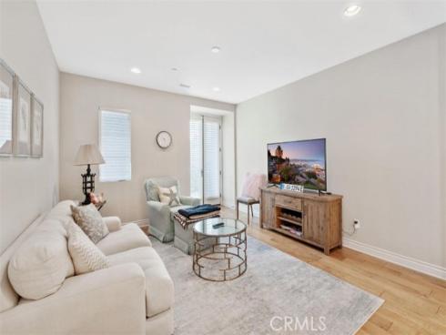 10 Shadybend , Irvine, CA