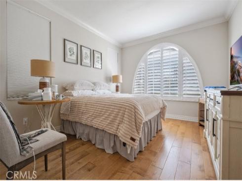 10 Shadybend , Irvine, CA