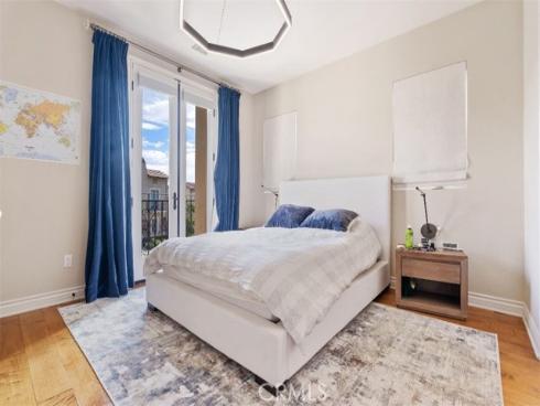 10 Shadybend , Irvine, CA